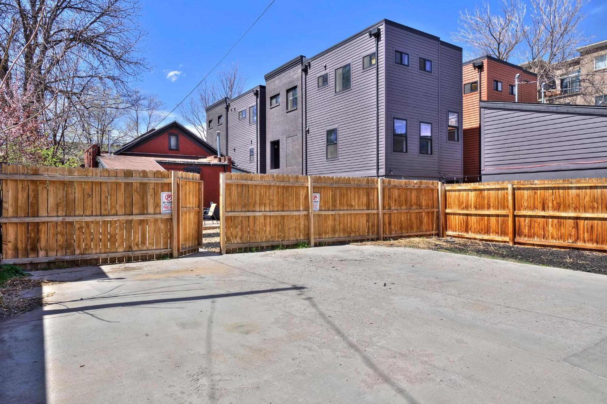 Holiday home 1864 N Race St